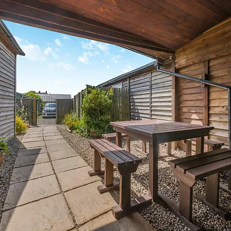 Captains Quarters - 16266 Стейтес