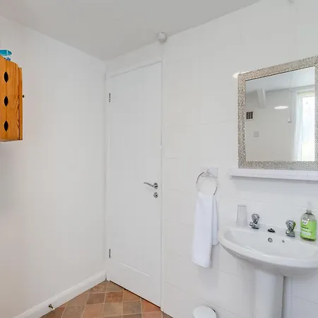 Дом отдыха Captains Quarters - 16266 *