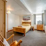 Captains Quarters - 16266 Staithes